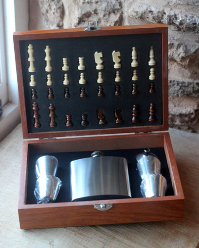 Personalised Chess boards with hipflask and tumblers